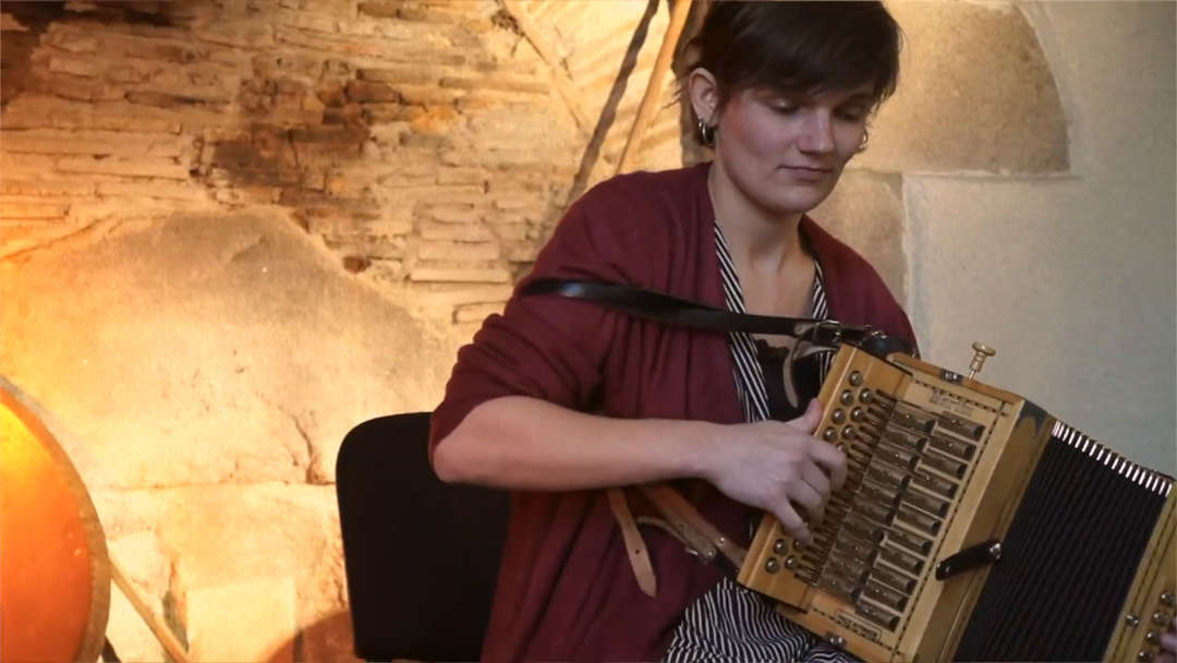 Jeanne Lemoine - Avant-deux à l'accordéon diatonique